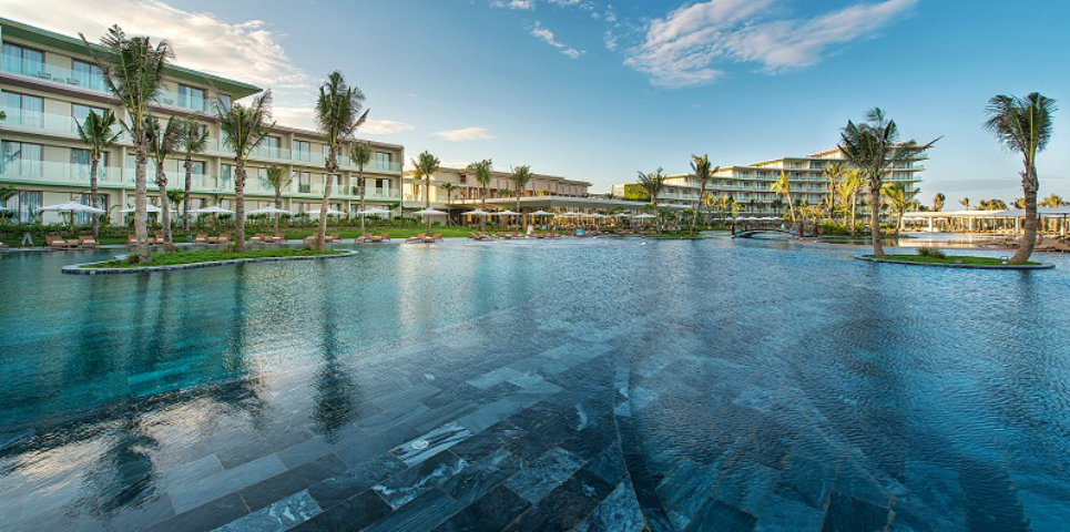 BỂ BƠI NƯỚC MẶN LỚN NHẤT VIỆT NAM